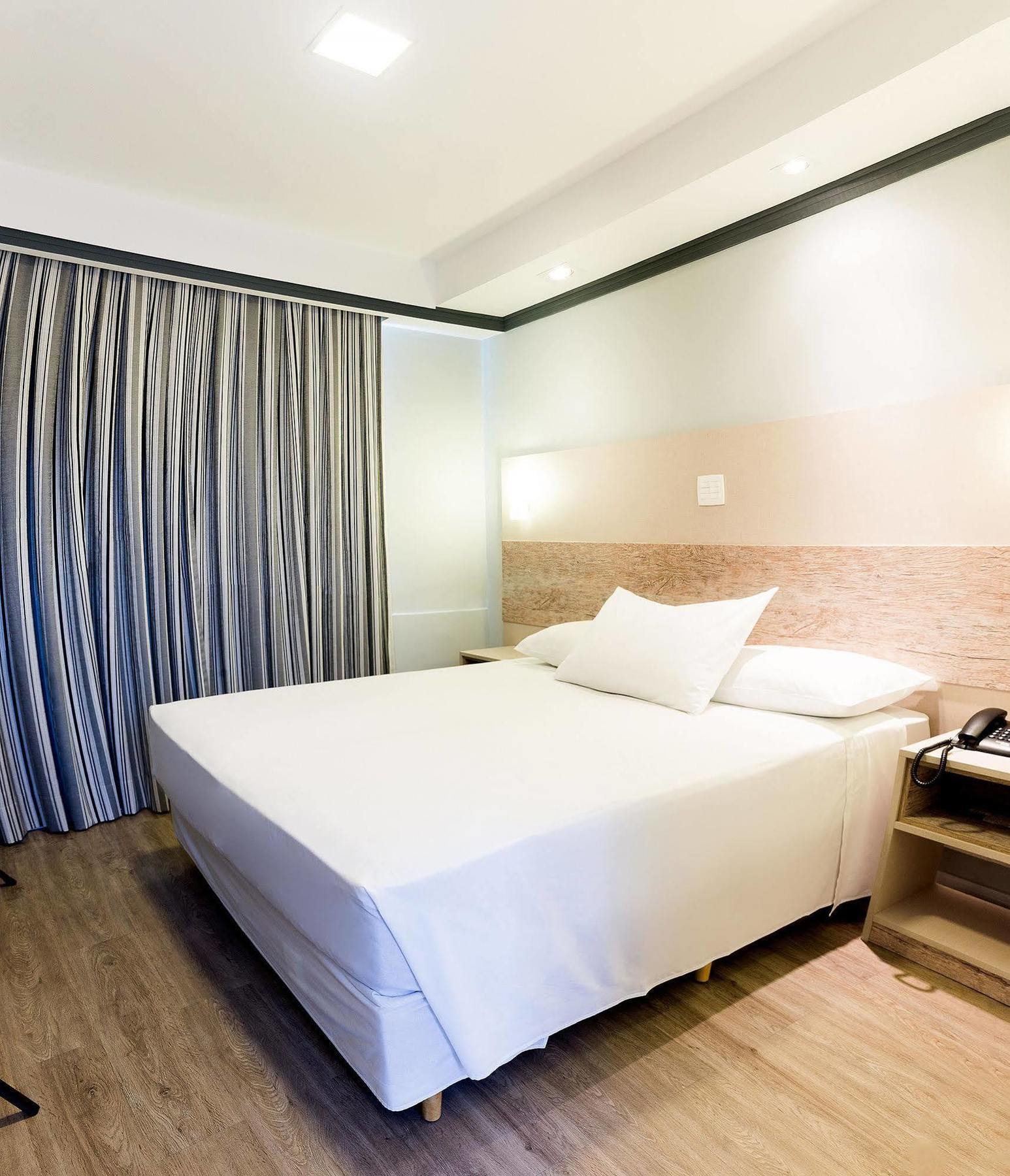 Hotel KK Itu Buitenkant foto