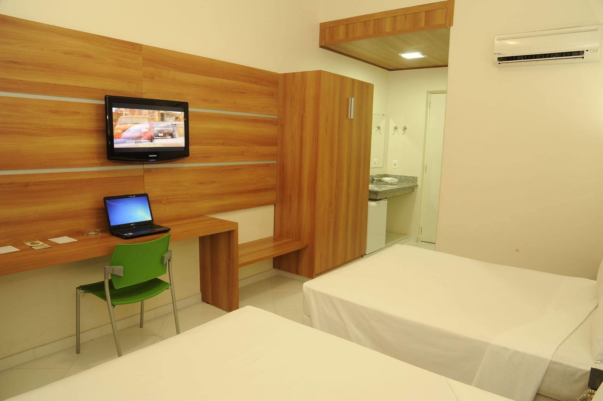 Hotel KK Itu Buitenkant foto