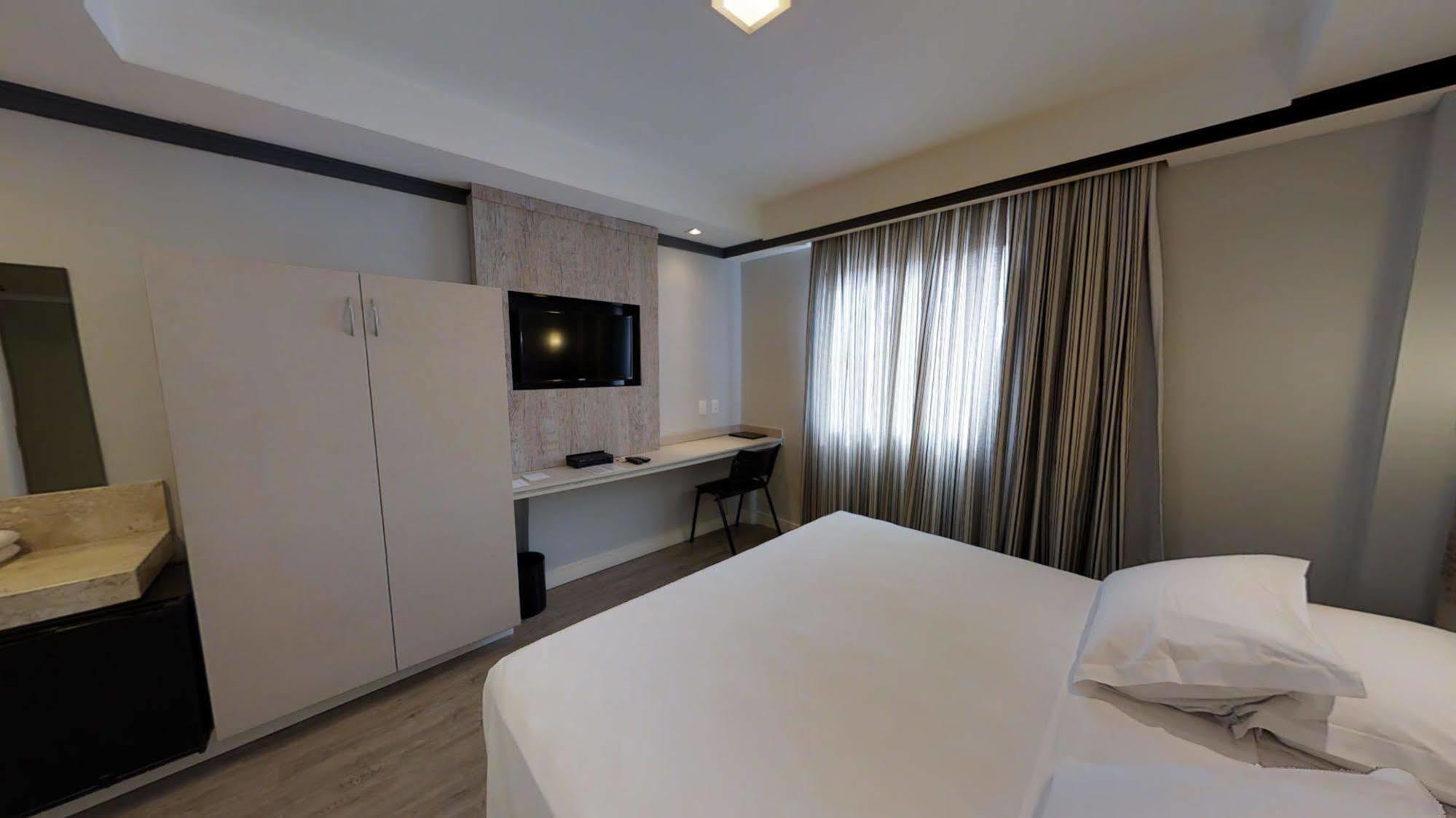 Hotel KK Itu Buitenkant foto